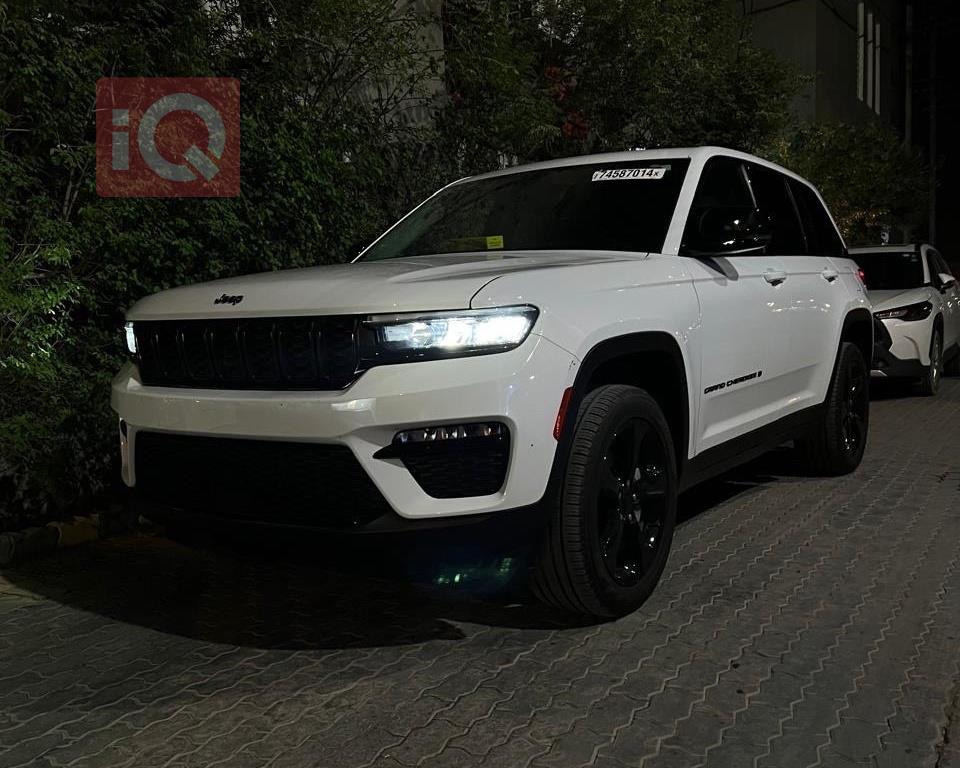 جیپ گراند شیرۆکی